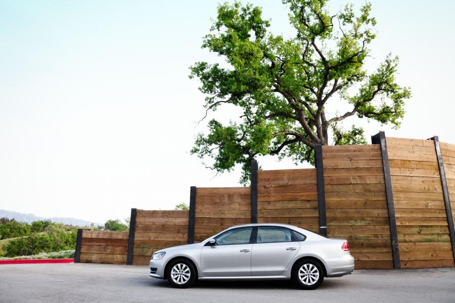  Volkswagen Passat 2011 года  (US) (фото 60 из 111)